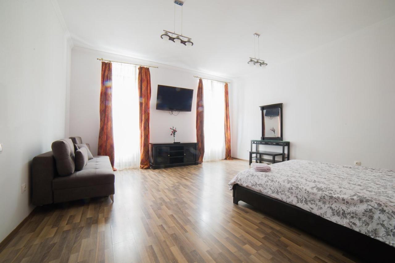 Central Studio Bnb Brașov Exterior foto