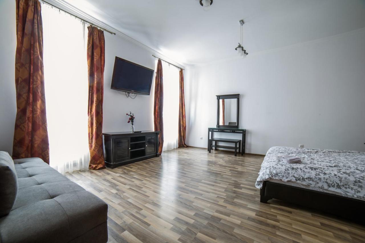 Central Studio Bnb Brașov Exterior foto